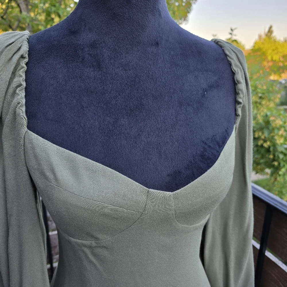 Aritzia Wilfred Novella Elegant Sage Long-Sleeve Dress - Picture 9 of 13